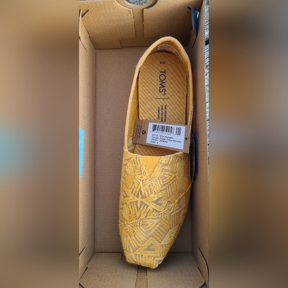 NIB Toms Alpargate Yellow Slip on Geo-Lace Women Sz 8